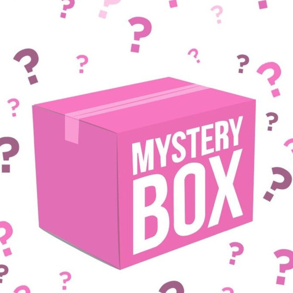 💰Make an offer, bundle and save💰 Ladies Large mystery bundle, 10 pieces total